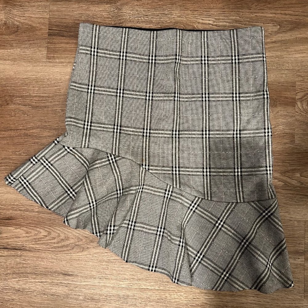 Black and White plaid ruffle bodycon skirt - Picture 2 of 3